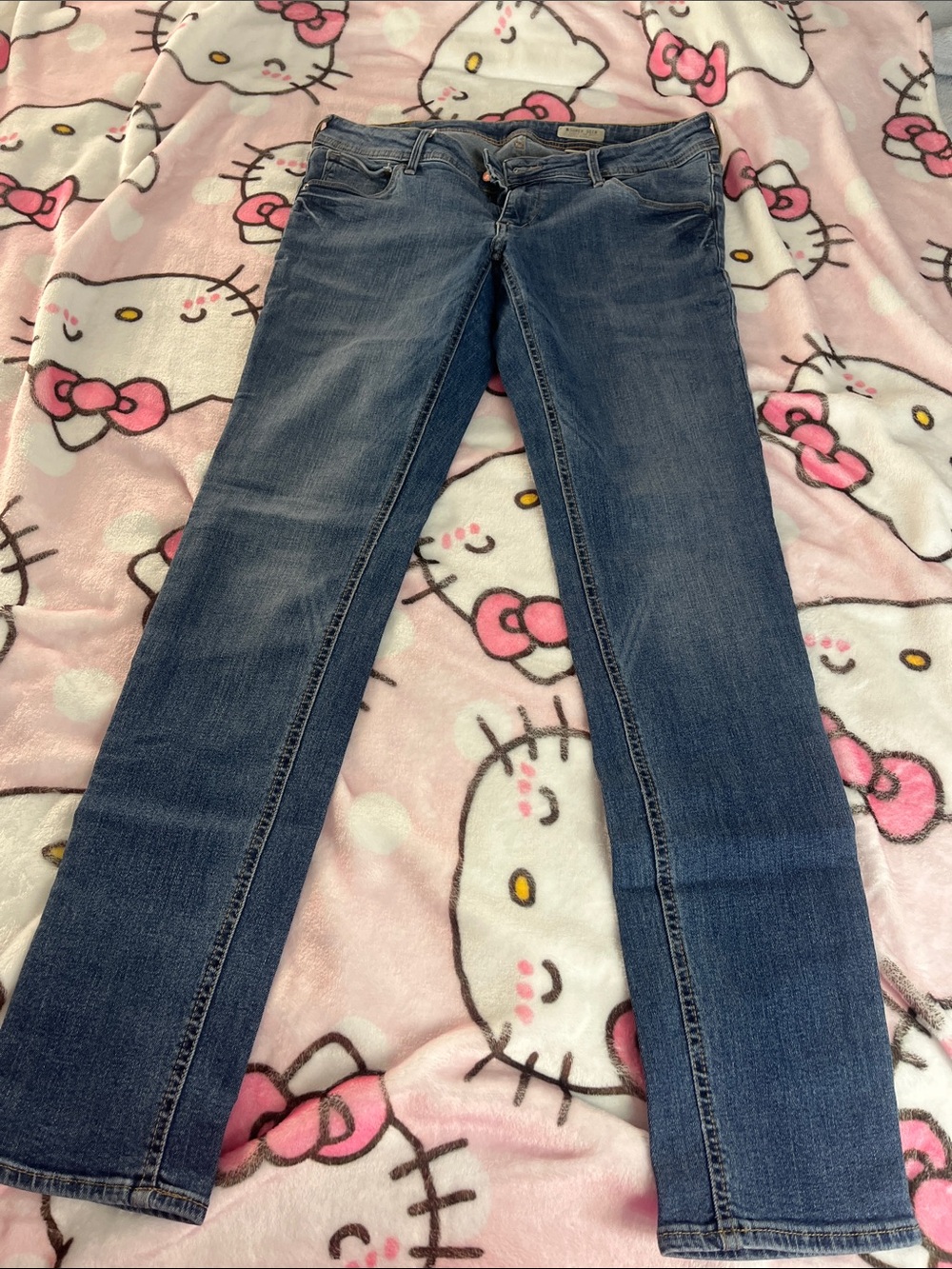 Women’s Slim Straight Blue Jeans